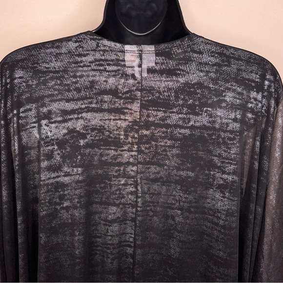 LARGE LULAROE BLACK SILVER SHRUG LIGHTWEIGHT GOTH FLOWY - Picture 7 of 12